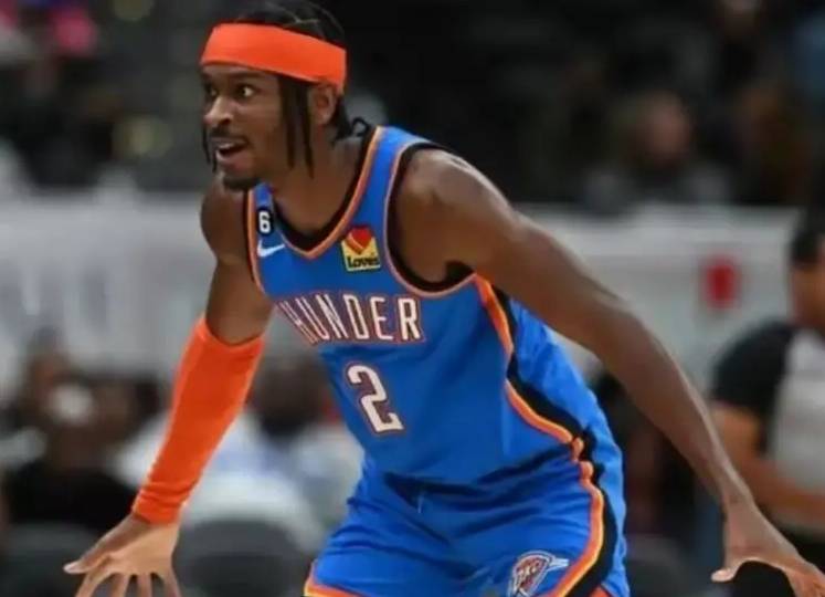 六台记者：奥莫罗迪翁转会切尔西告吹，后者转向奥斯梅恩